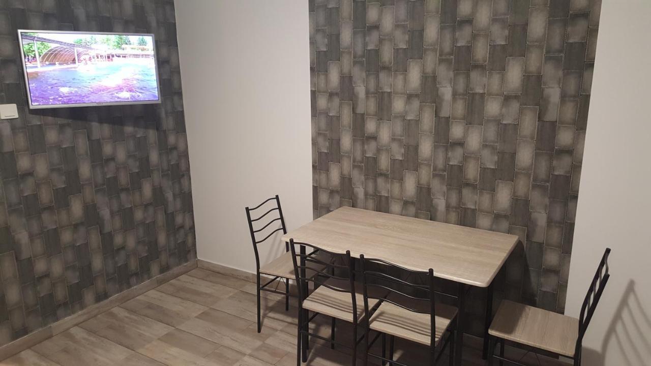 Illaberek Apartmanok Hajdúszoboszló Buitenkant foto