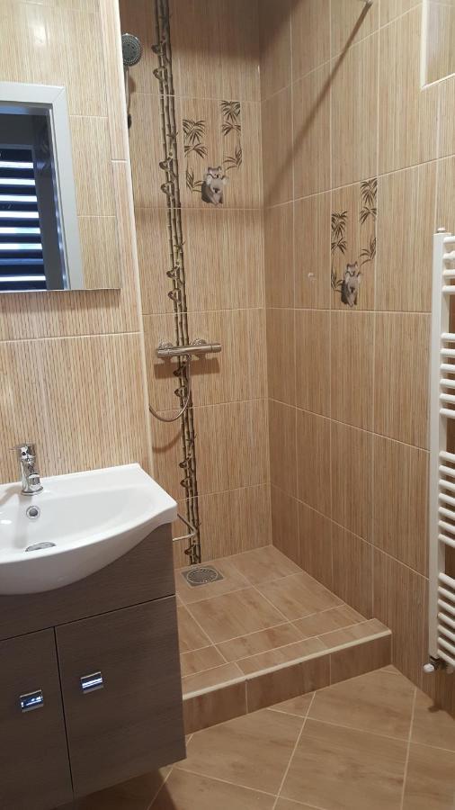 Illaberek Apartmanok Hajdúszoboszló Buitenkant foto
