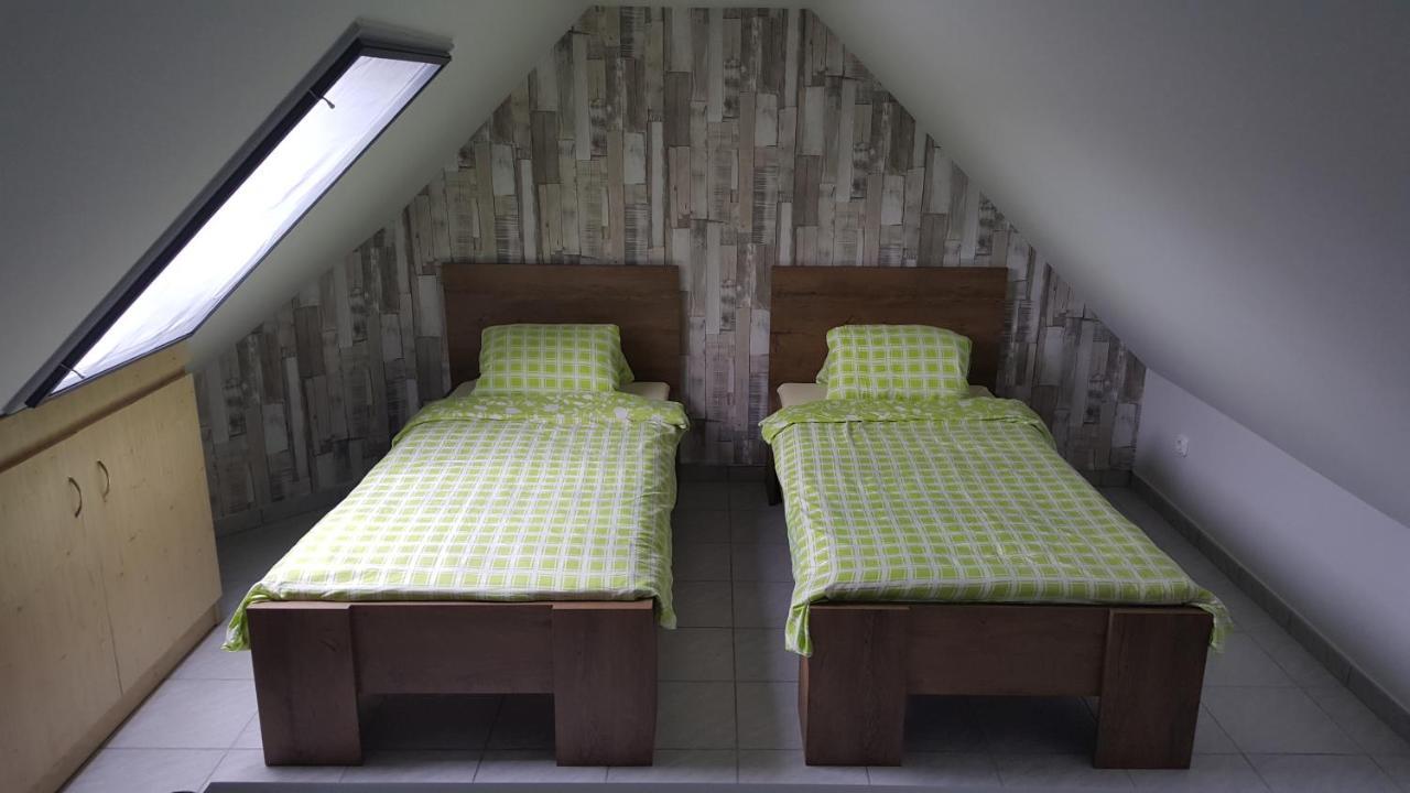 Illaberek Apartmanok Hajdúszoboszló Buitenkant foto