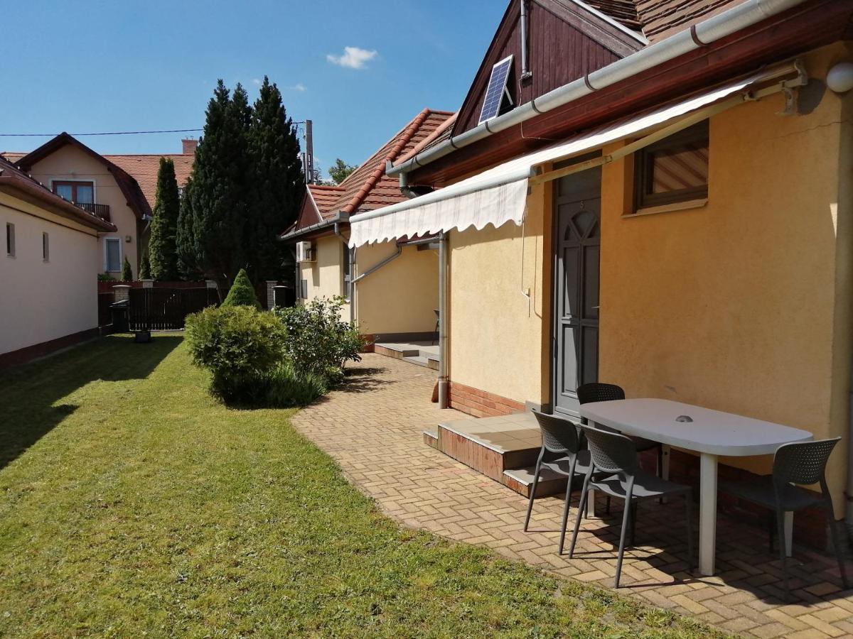 Illaberek Apartmanok Hajdúszoboszló Buitenkant foto