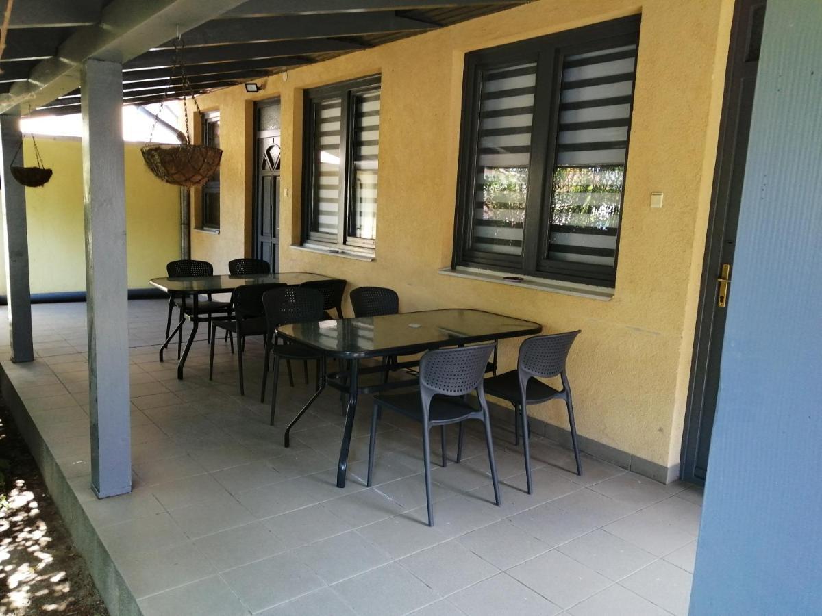 Illaberek Apartmanok Hajdúszoboszló Buitenkant foto