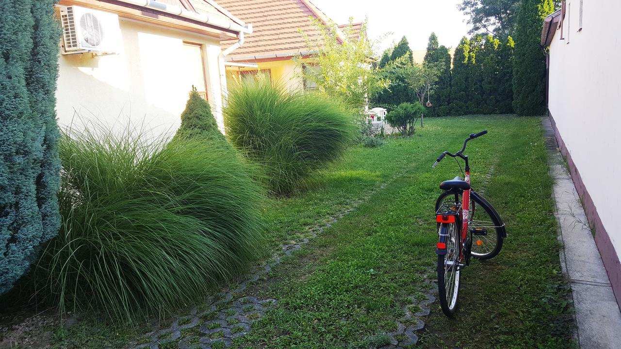 Illaberek Apartmanok Hajdúszoboszló Buitenkant foto