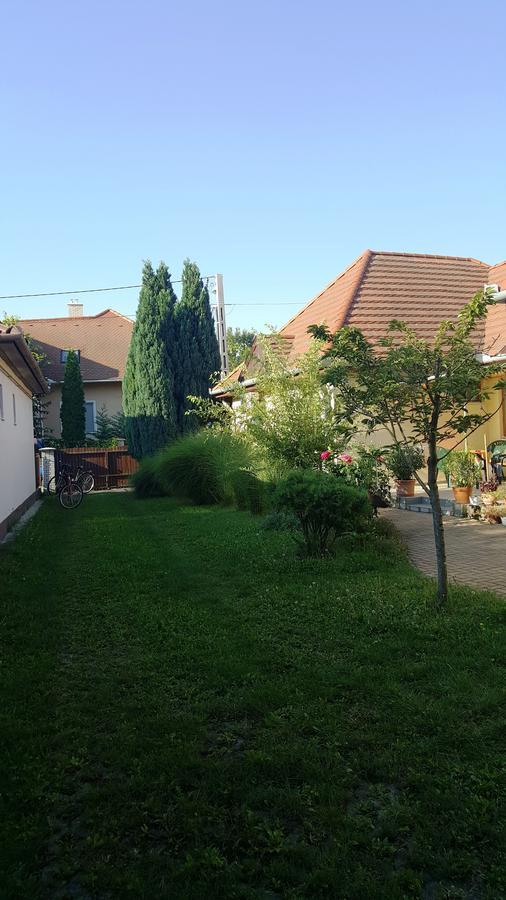 Illaberek Apartmanok Hajdúszoboszló Buitenkant foto